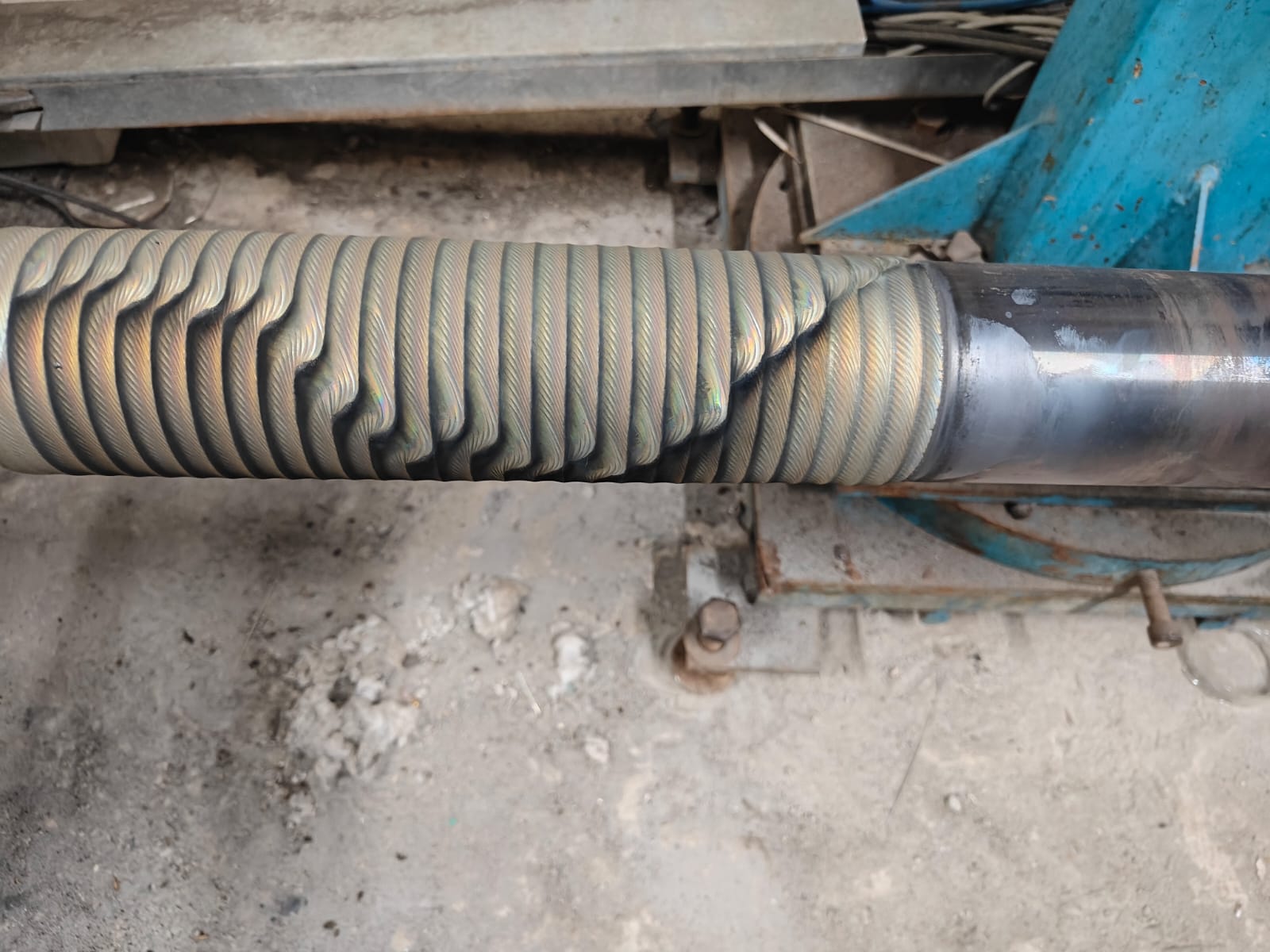 Hardfacing weld overlay on a valve stem shaft